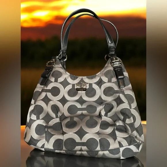 Coach Signature C’s Shoulder Madison Maggie Optic Art - Picture 1 of 5